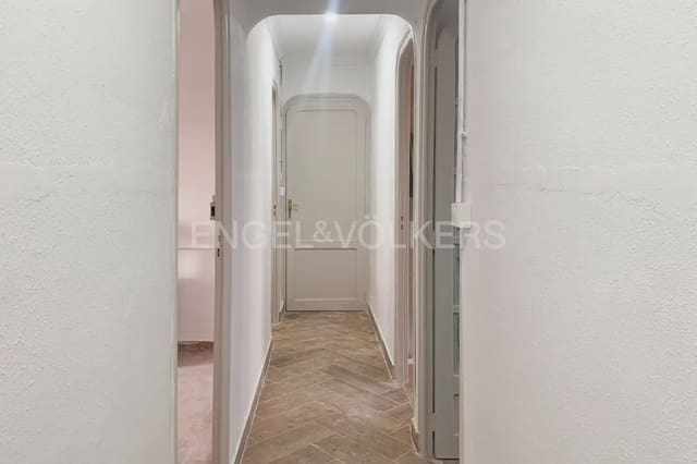 4 bedroom Townhouse for sale in Caudete de las Fuentes with garage - € 170,000 (Ref: 9898068)