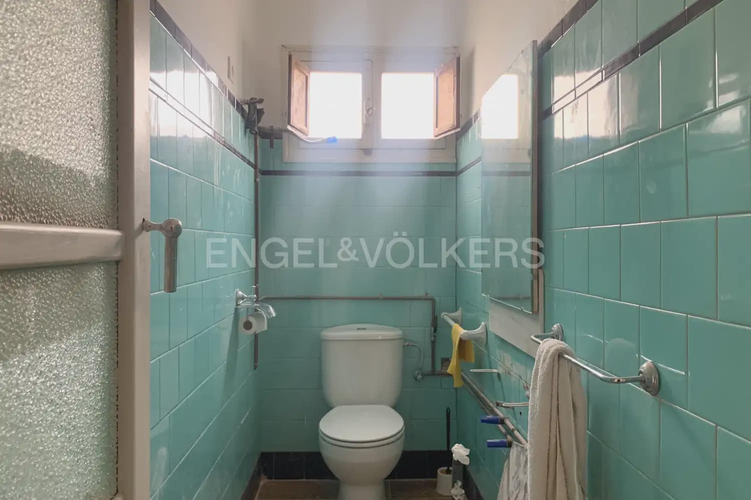 4 bedroom Townhouse for sale in Caudete de las Fuentes with garage - € 170,000 (Ref: 9898068)