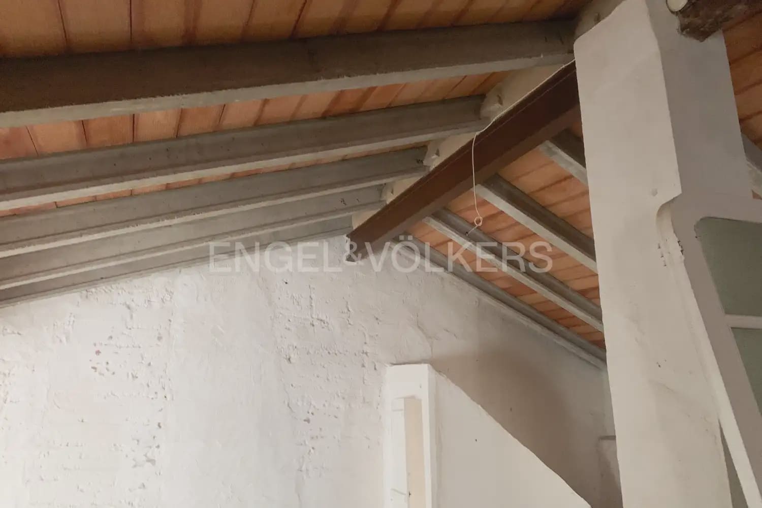 4 bedroom Townhouse for sale in Caudete de las Fuentes with garage - € 170,000 (Ref: 9898068)