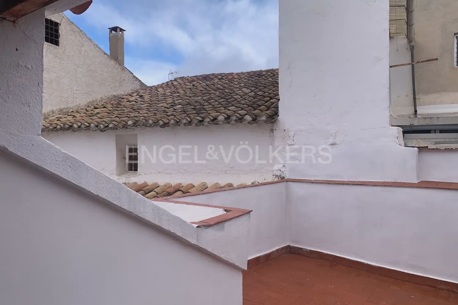 4 bedroom Townhouse for sale in Caudete de las Fuentes with garage - € 170,000 (Ref: 9898068)