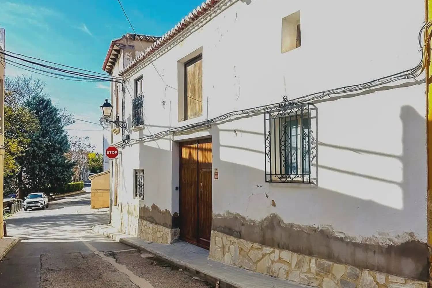 4 bedroom Townhouse for sale in Caudete de las Fuentes with garage - € 170,000 (Ref: 9898068)