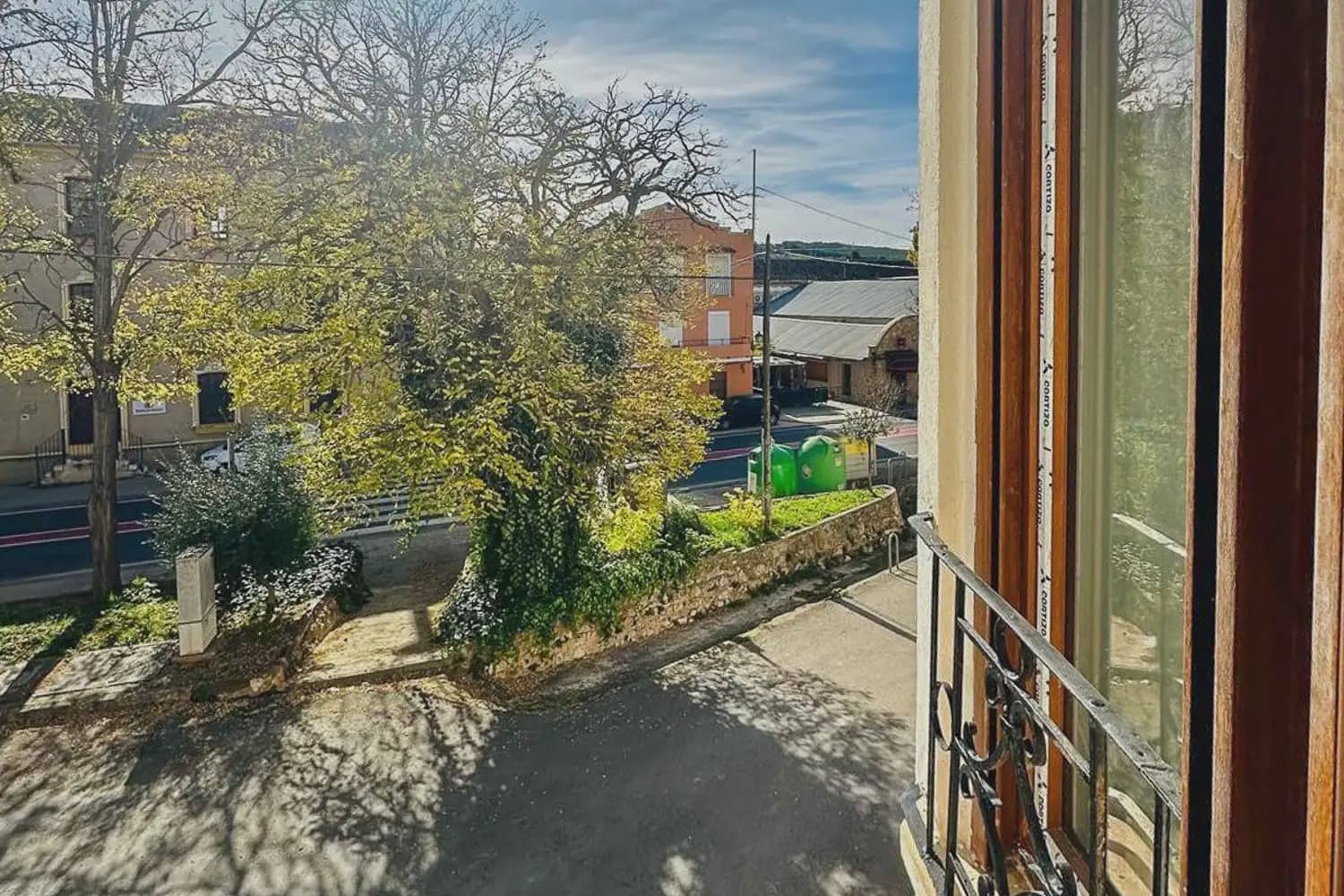 4 bedroom Townhouse for sale in Caudete de las Fuentes with garage - € 170,000 (Ref: 9898068)