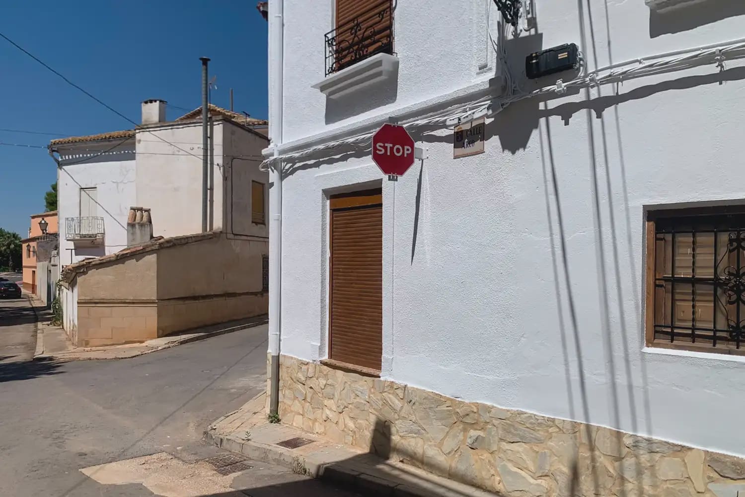 4 bedroom Townhouse for sale in Caudete de las Fuentes with garage - € 170,000 (Ref: 9898068)