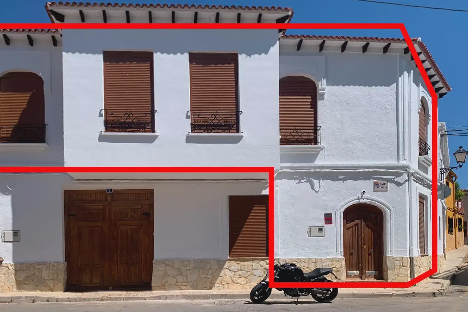4 bedroom Townhouse for sale in Caudete de las Fuentes with garage - € 170,000 (Ref: 9898068)