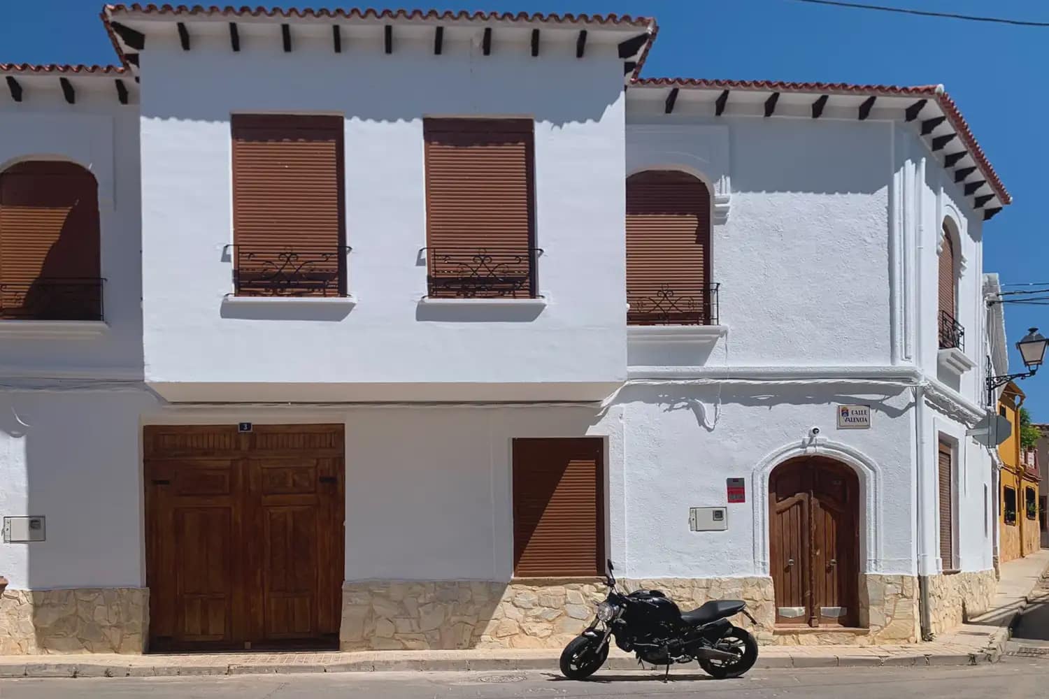 4 bedroom Townhouse for sale in Caudete de las Fuentes with garage - € 170,000 (Ref: 9898068)