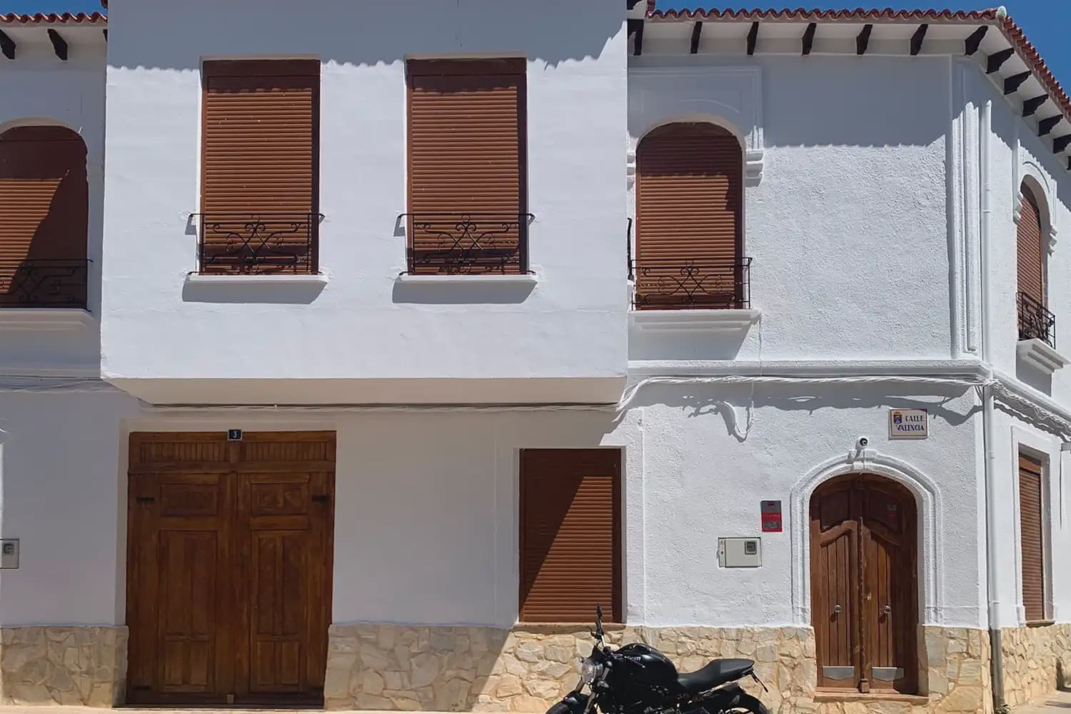 4 bedroom Townhouse for sale in Caudete de las Fuentes with garage - € 170,000 (Ref: 9898068)