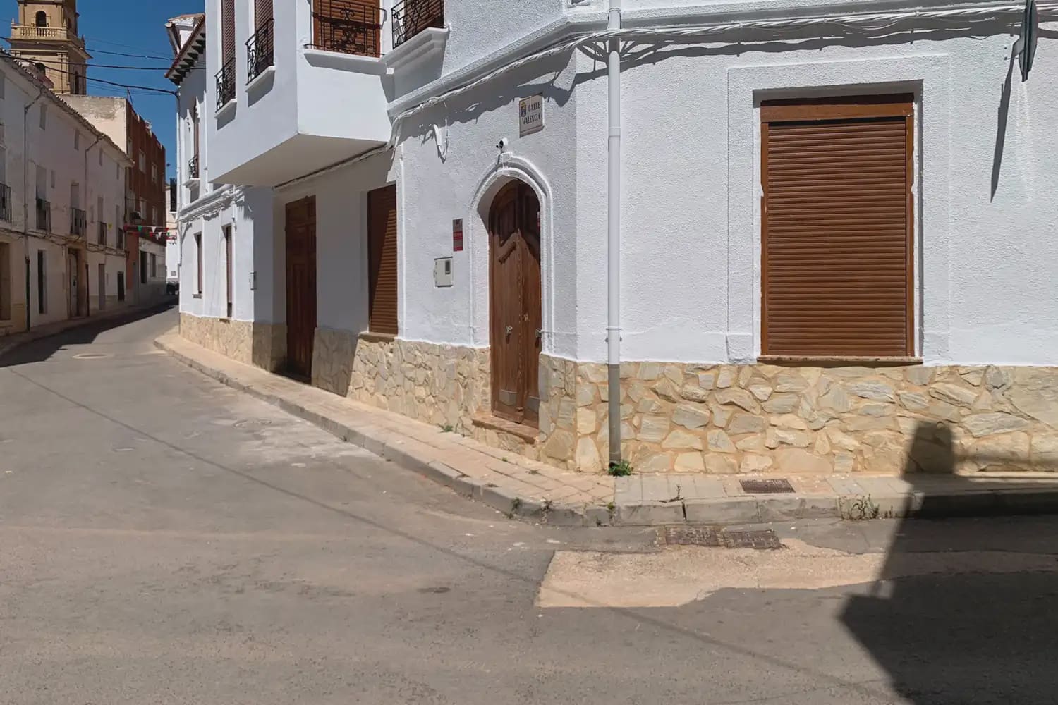 4 bedroom Townhouse for sale in Caudete de las Fuentes with garage - € 170,000 (Ref: 9898068)