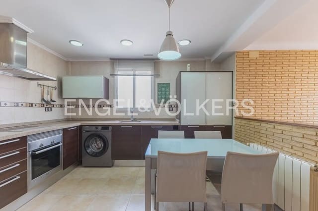 2 slaapkamer Penthouse te huur in En Corts, Valencia stad - € 1.600 (Ref: 9898070)