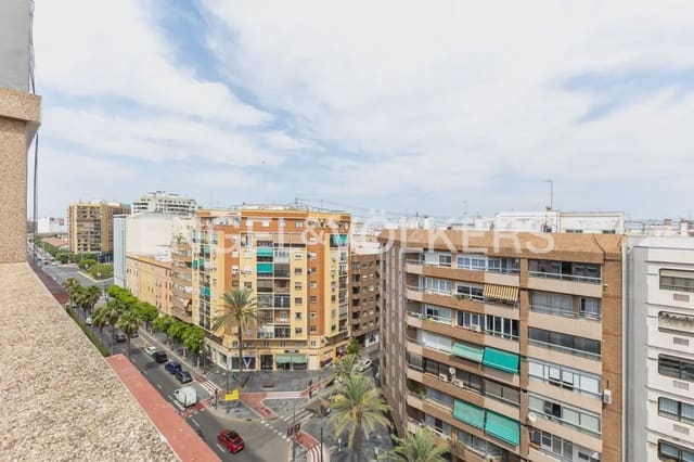 2 slaapkamer Penthouse te huur in En Corts, Valencia stad - € 1.600 (Ref: 9898070)