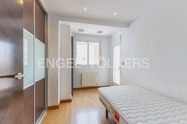 2 slaapkamer Penthouse te huur in En Corts, Valencia stad - € 1.600 (Ref: 9898070)