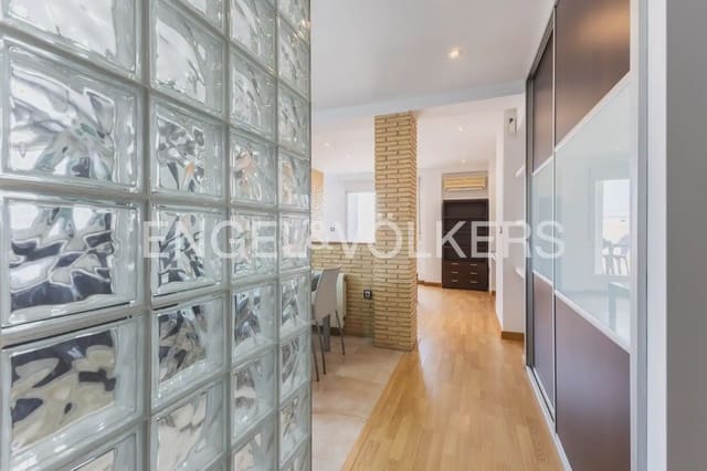 2 slaapkamer Penthouse te huur in En Corts, Valencia stad - € 1.600 (Ref: 9898070)