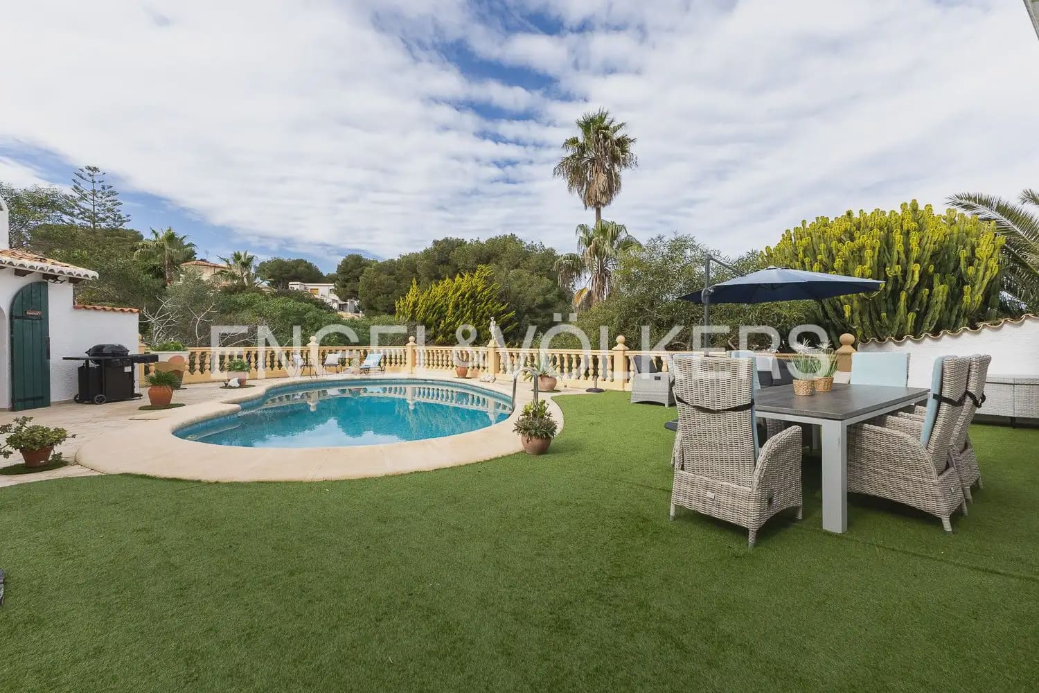 3 bedroom Villa for sale in Javea / Xabia with pool garage - € 834,000 (Ref: 9898071)