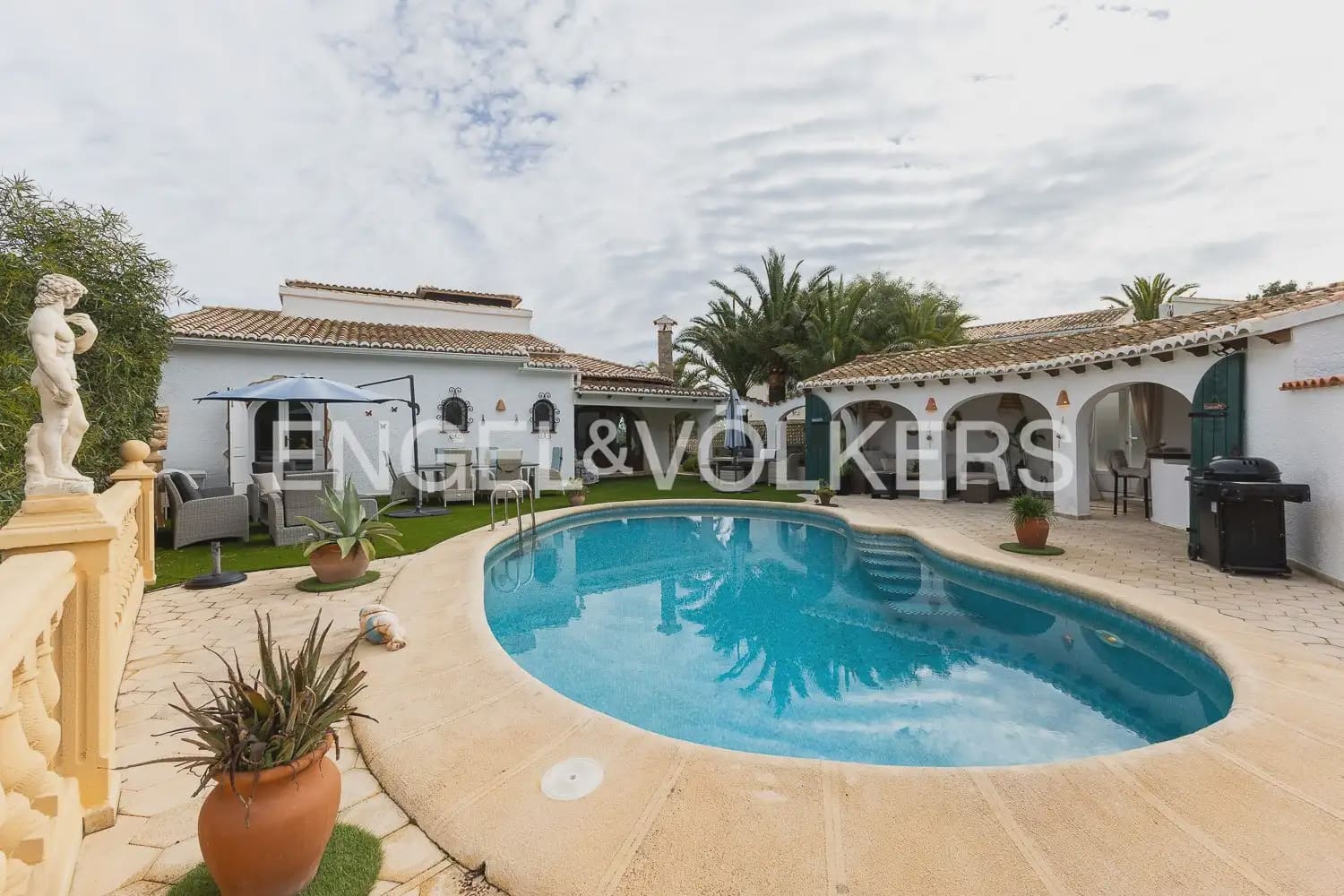 3 bedroom Villa for sale in Javea / Xabia with pool garage - € 834,000 (Ref: 9898071)