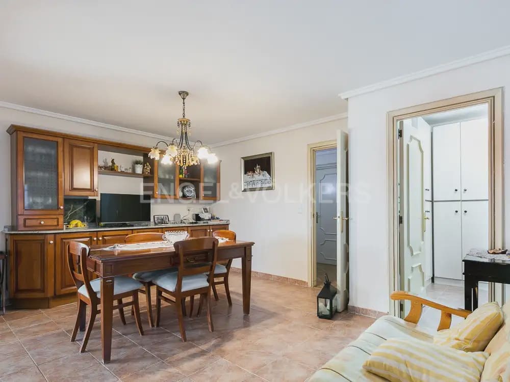 6 bedroom Villa for sale in Paterna with pool garage - € 985,000 (Ref: 9898072)