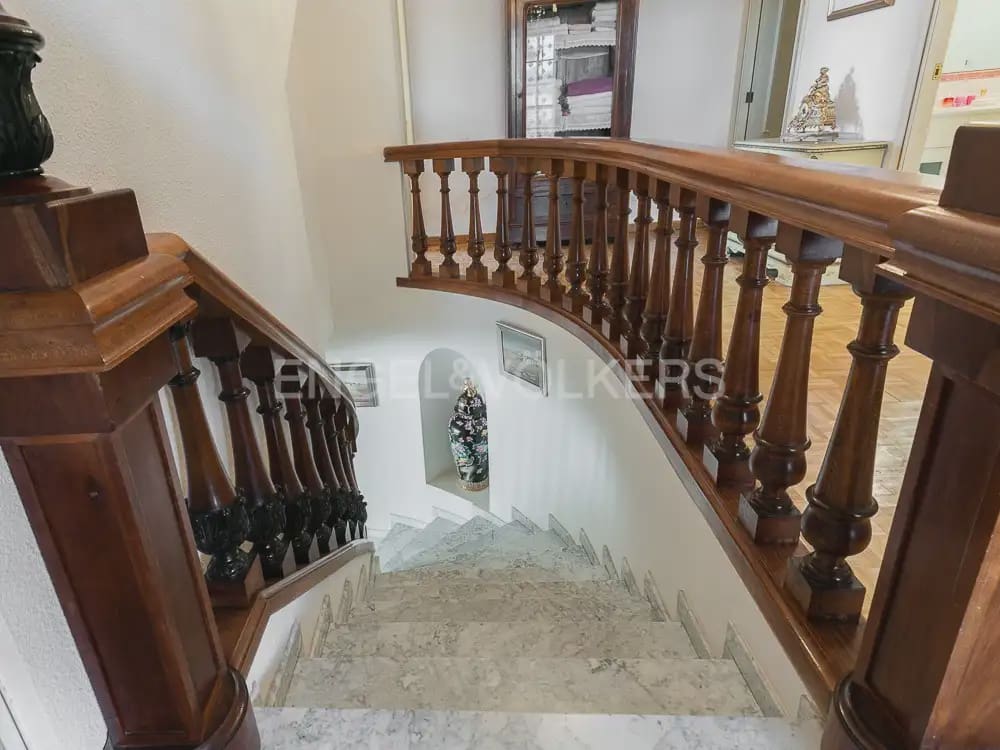 6 bedroom Villa for sale in Paterna with pool garage - € 985,000 (Ref: 9898072)