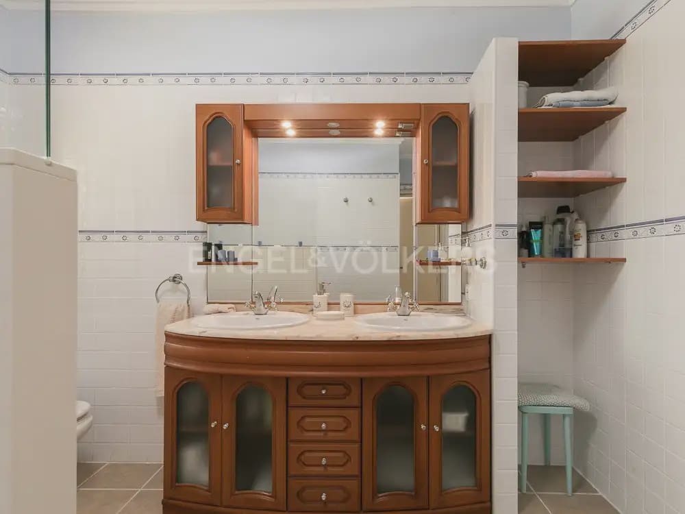 6 bedroom Villa for sale in Paterna with pool garage - € 985,000 (Ref: 9898072)