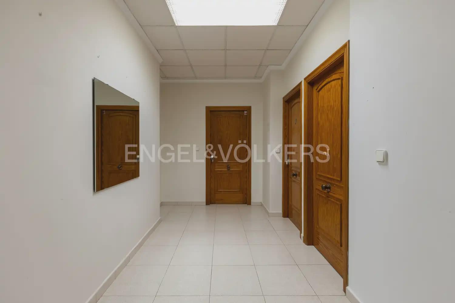 Local Comercial de 18 habitaciones en Dénia en venta - 1.500.000 € (Ref: 9898073)