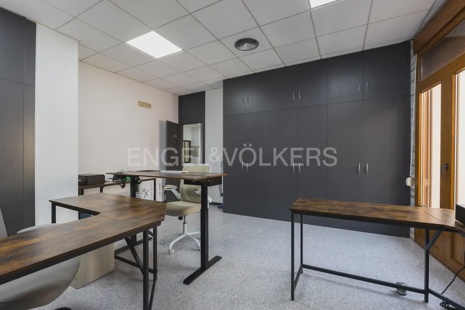 Local Comercial de 18 habitaciones en Dénia en venta - 1.500.000 € (Ref: 9898073)