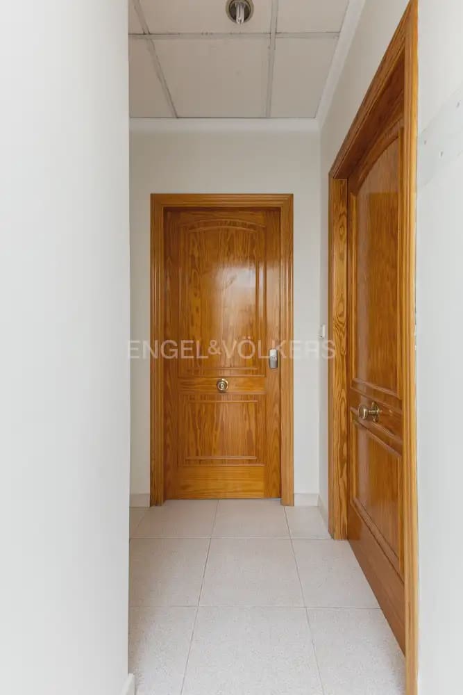 Local Comercial de 18 habitaciones en Dénia en venta - 1.500.000 € (Ref: 9898073)
