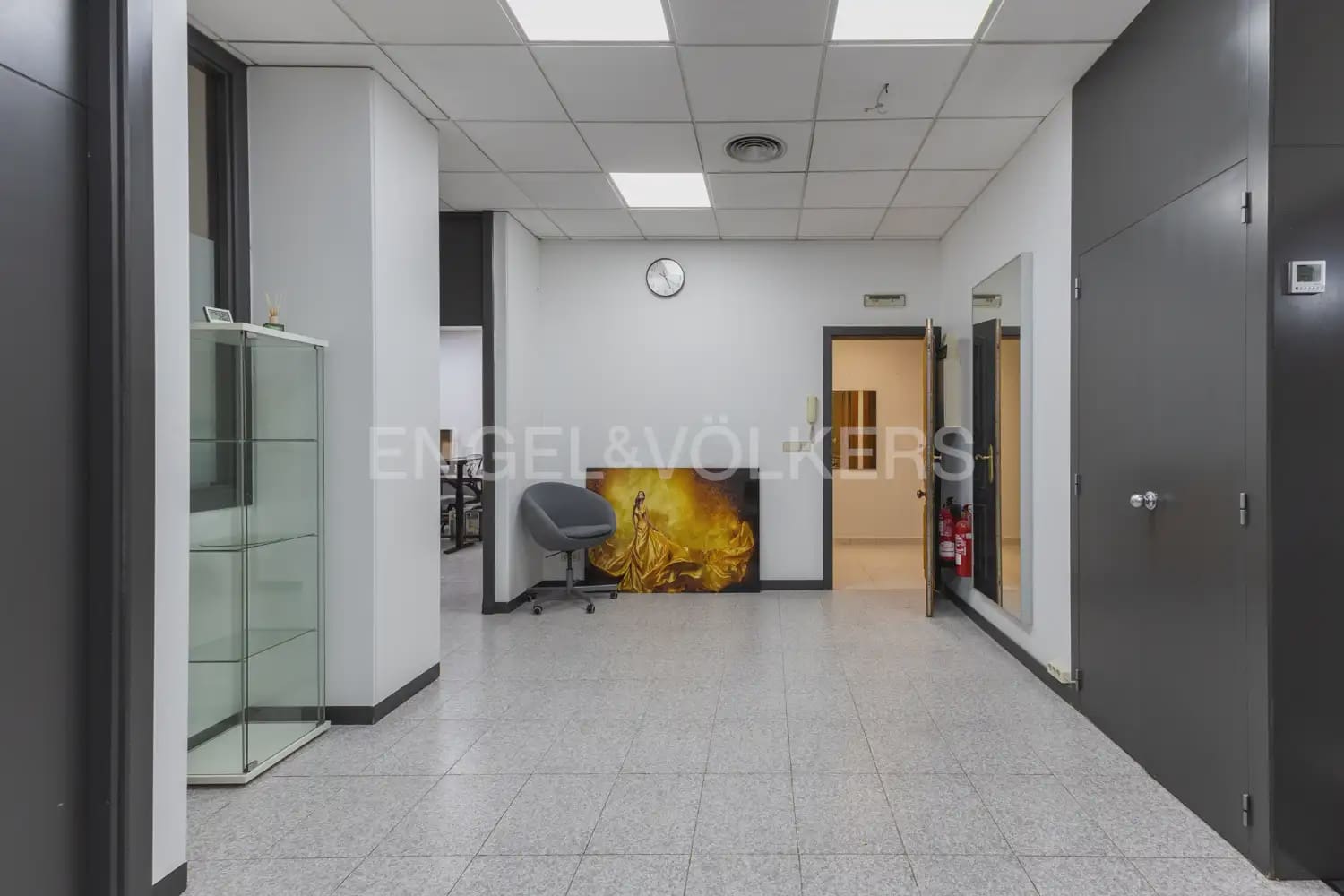 Local Comercial de 18 habitaciones en Dénia en venta - 1.500.000 € (Ref: 9898073)