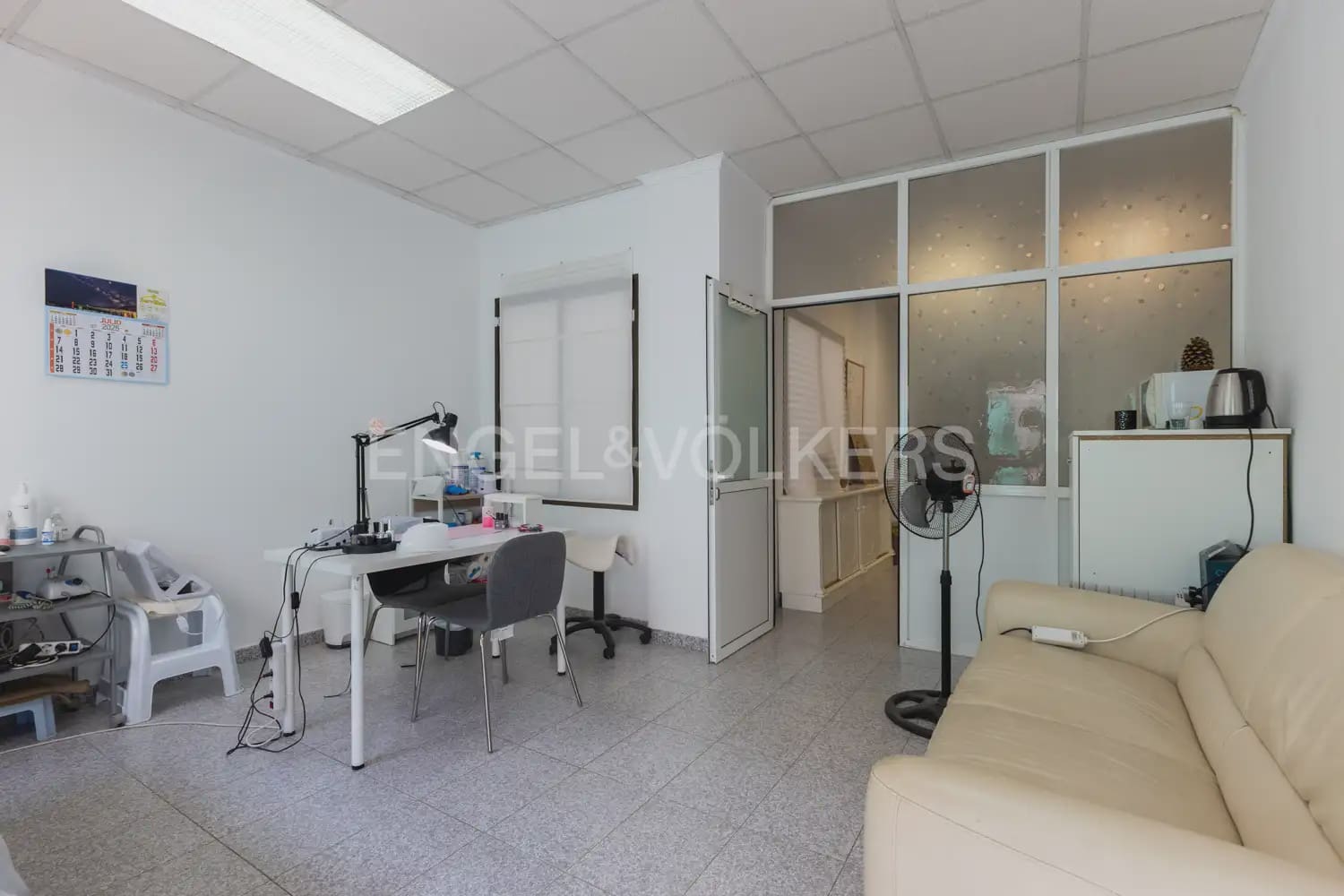 Local Comercial de 18 habitaciones en Dénia en venta - 1.500.000 € (Ref: 9898073)
