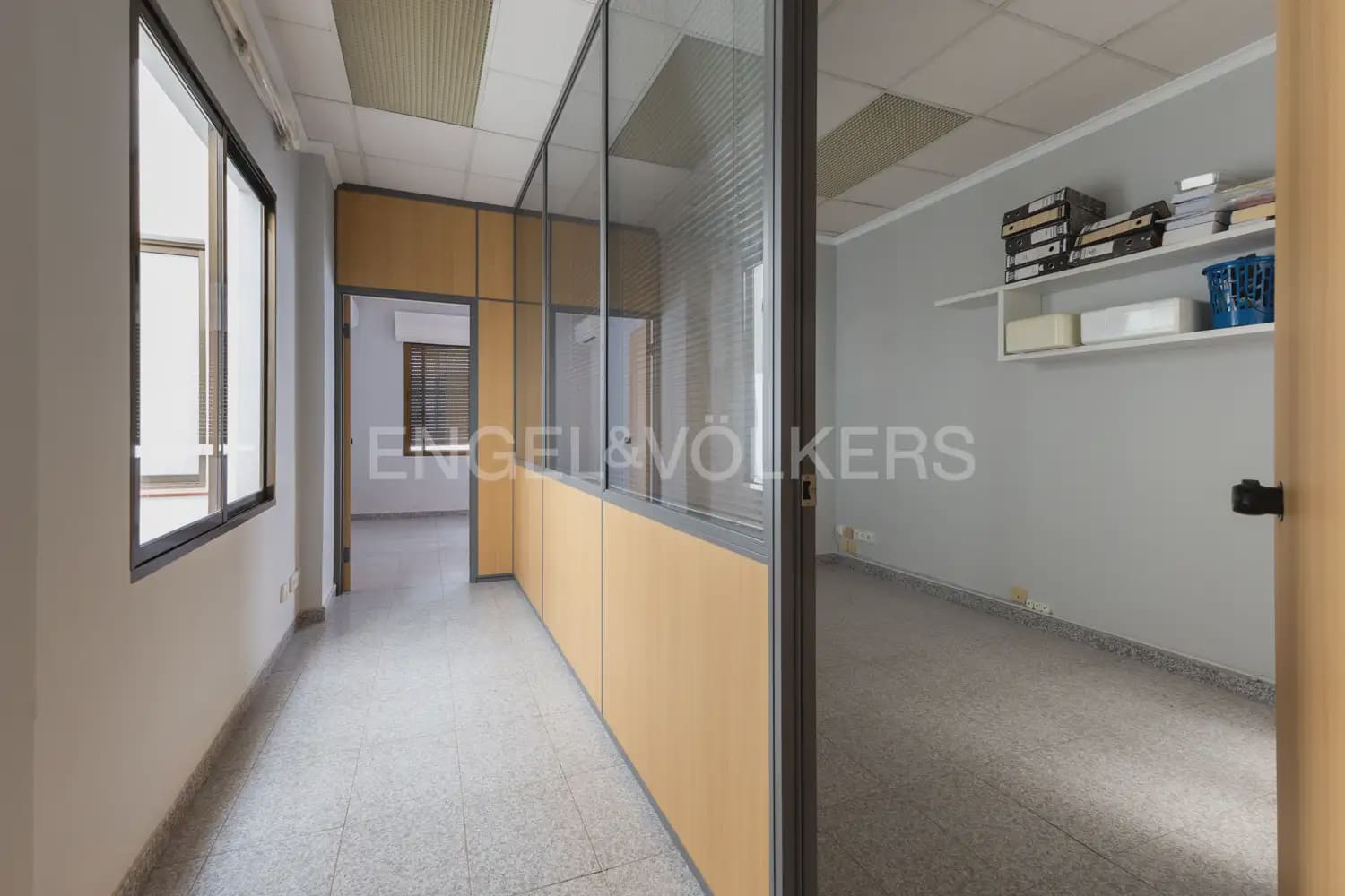 Local Comercial de 18 habitaciones en Dénia en venta - 1.500.000 € (Ref: 9898073)