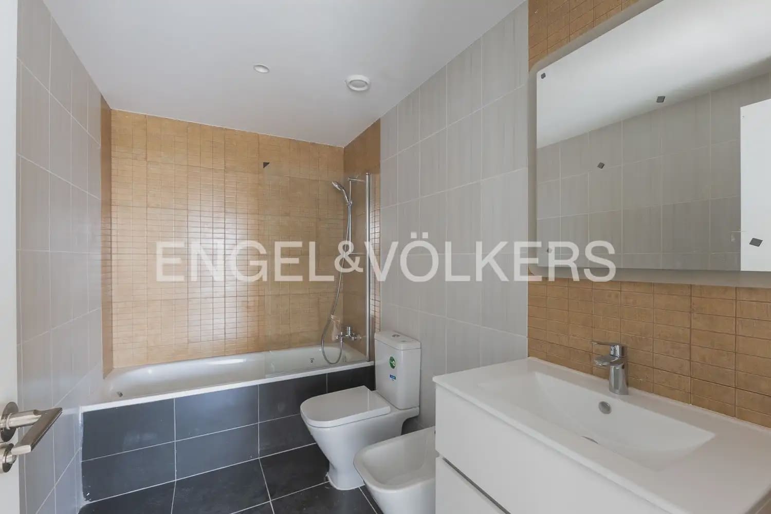 3 bedroom Penthouse for sale in Betxi with garage - € 207,000 (Ref: 9898075)