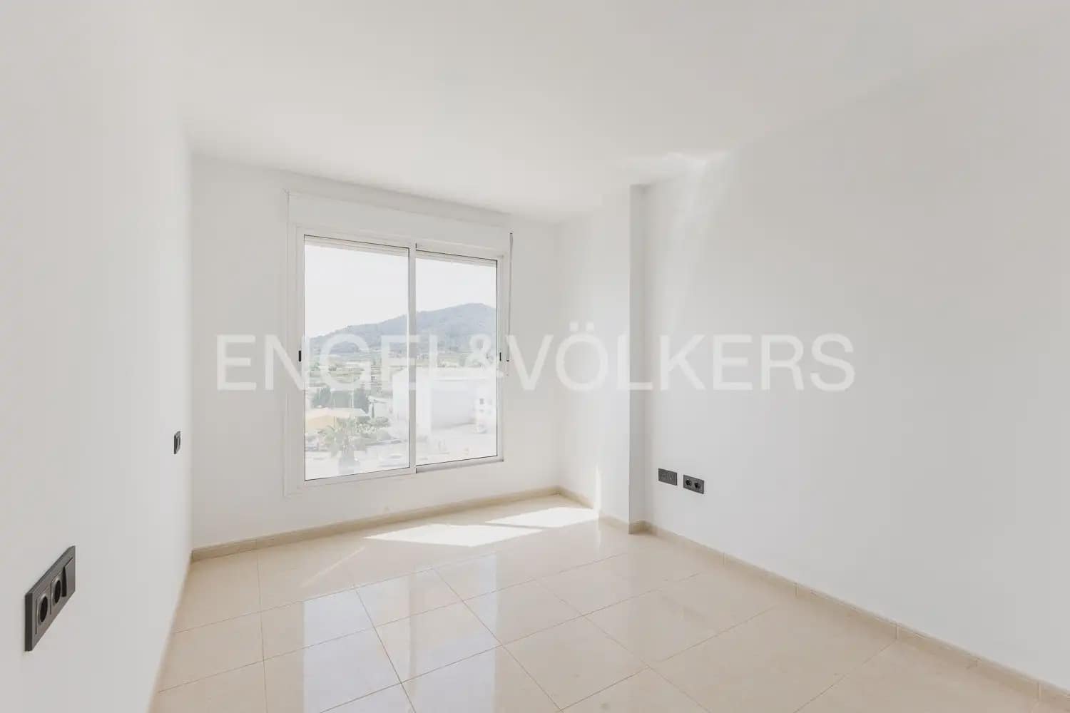 3 bedroom Penthouse for sale in Betxi with garage - € 207,000 (Ref: 9898075)