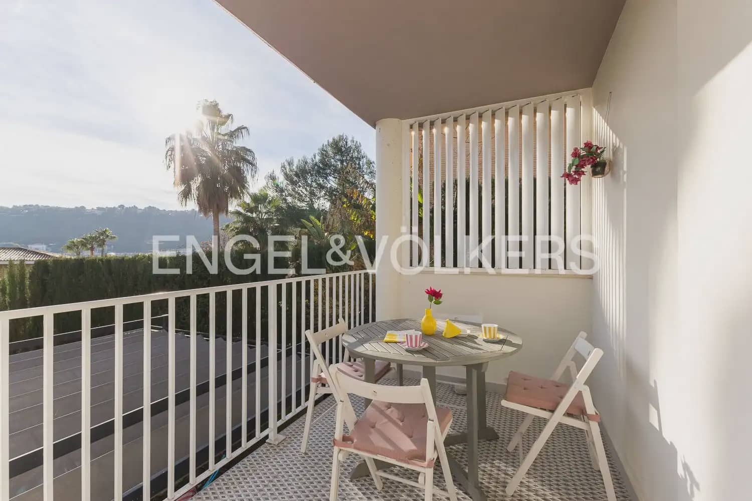 4 bedroom Villa for rent in Chiva with pool garage - € 3,500 (Ref: 9898077)
