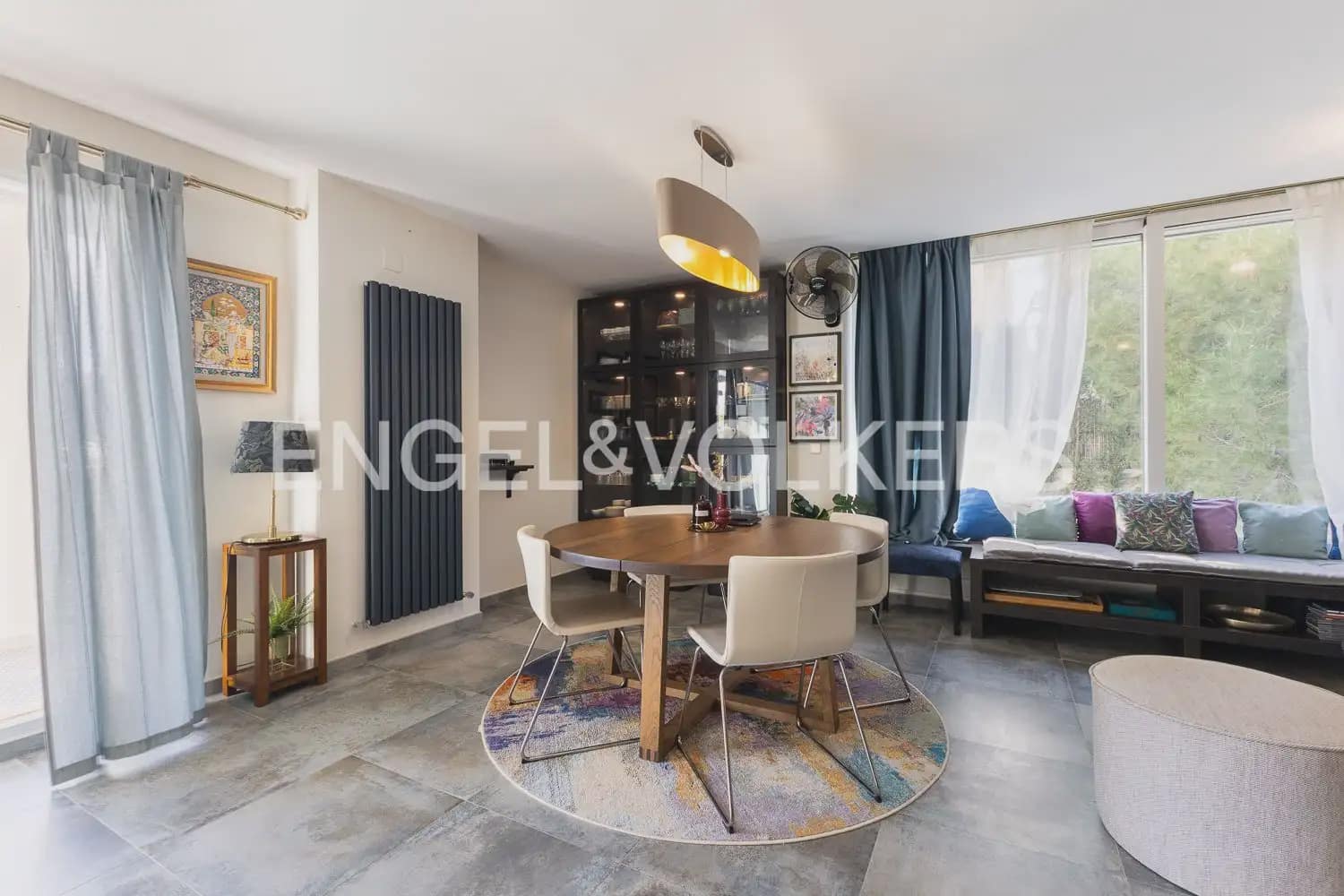 4 bedroom Villa for rent in Chiva with pool garage - € 3,500 (Ref: 9898077)