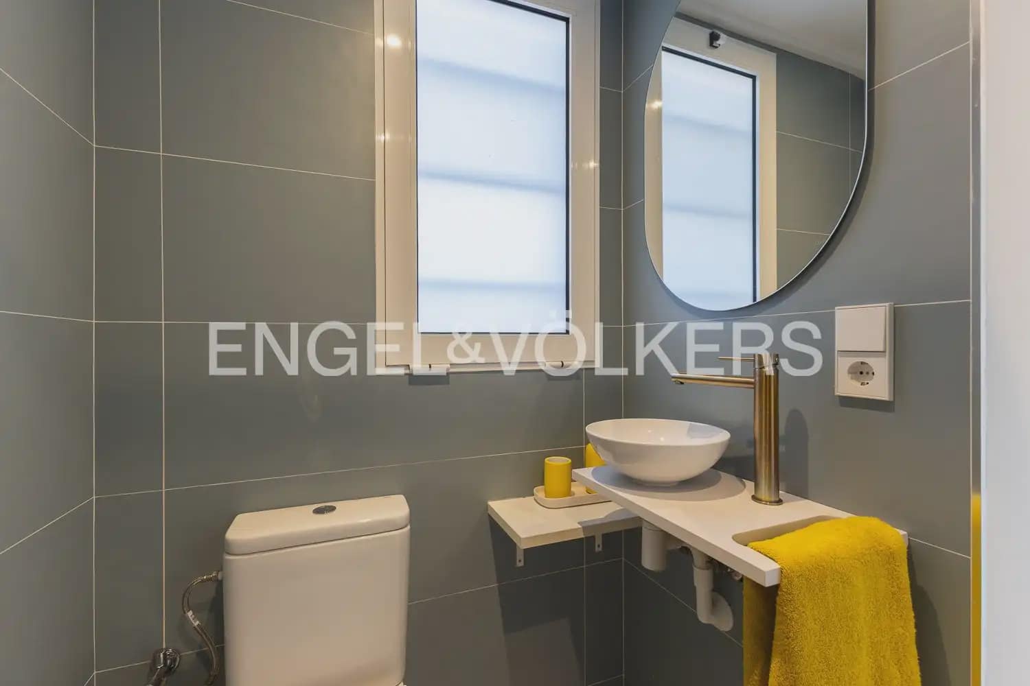 4 bedroom Villa for rent in Chiva with pool garage - € 3,500 (Ref: 9898077)