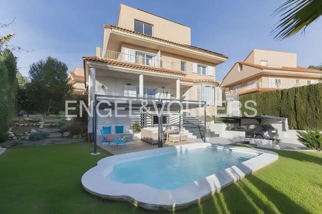 4 bedroom Villa for rent in Chiva with pool garage - € 3,500 (Ref: 9898077)