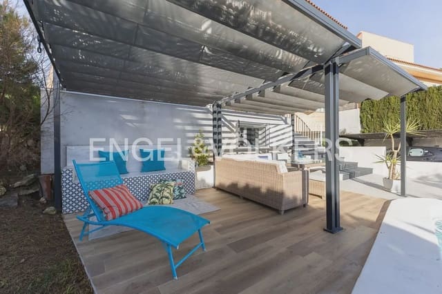4 bedroom Villa for rent in Chiva with pool garage - € 3,500 (Ref: 9898077)