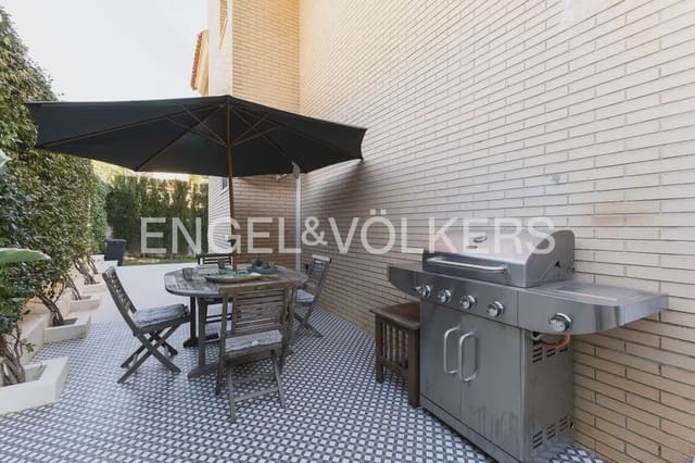4 bedroom Villa for rent in Chiva with pool garage - € 3,500 (Ref: 9898077)