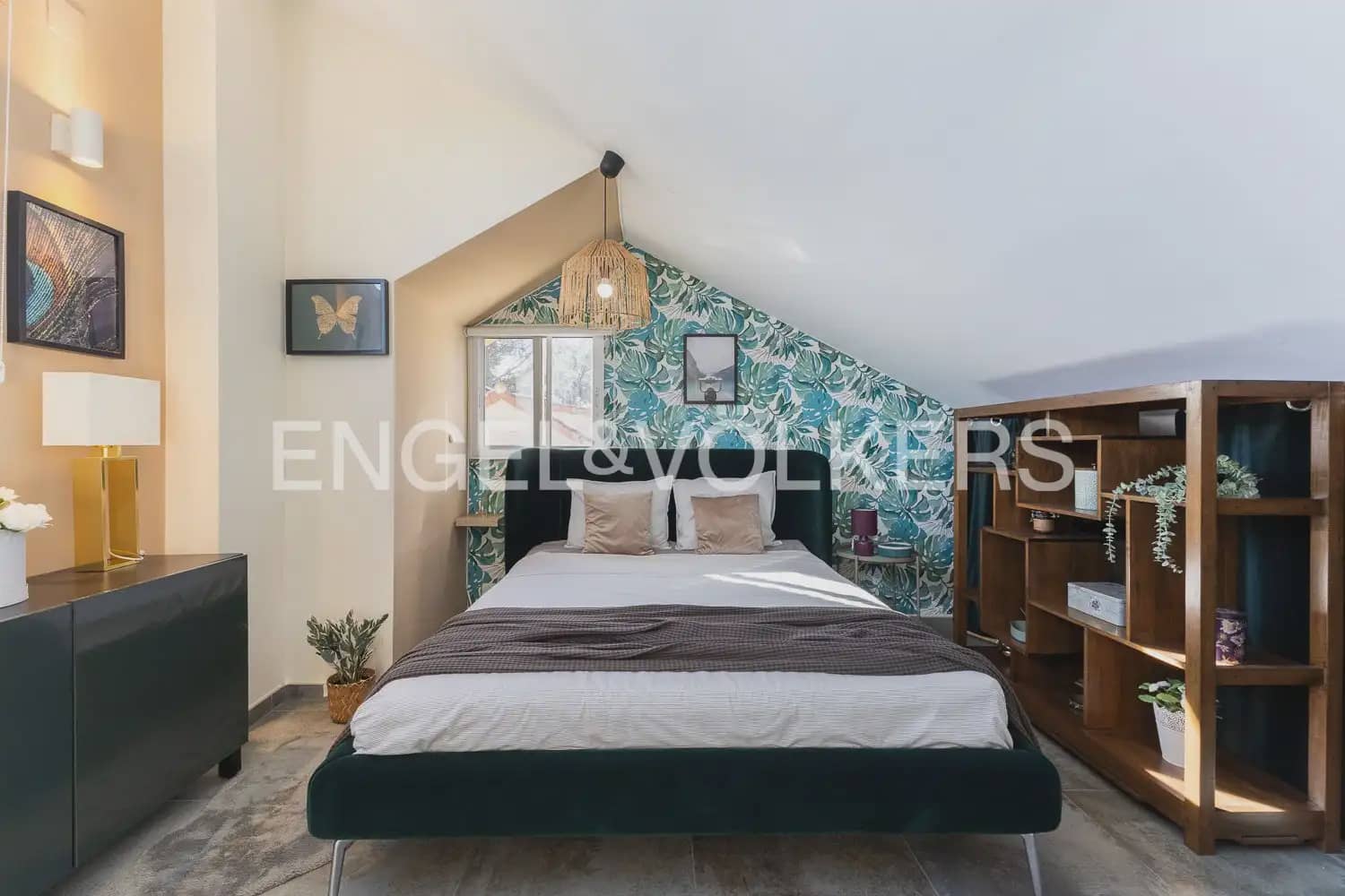 4 bedroom Villa for rent in Chiva with pool garage - € 3,500 (Ref: 9898077)