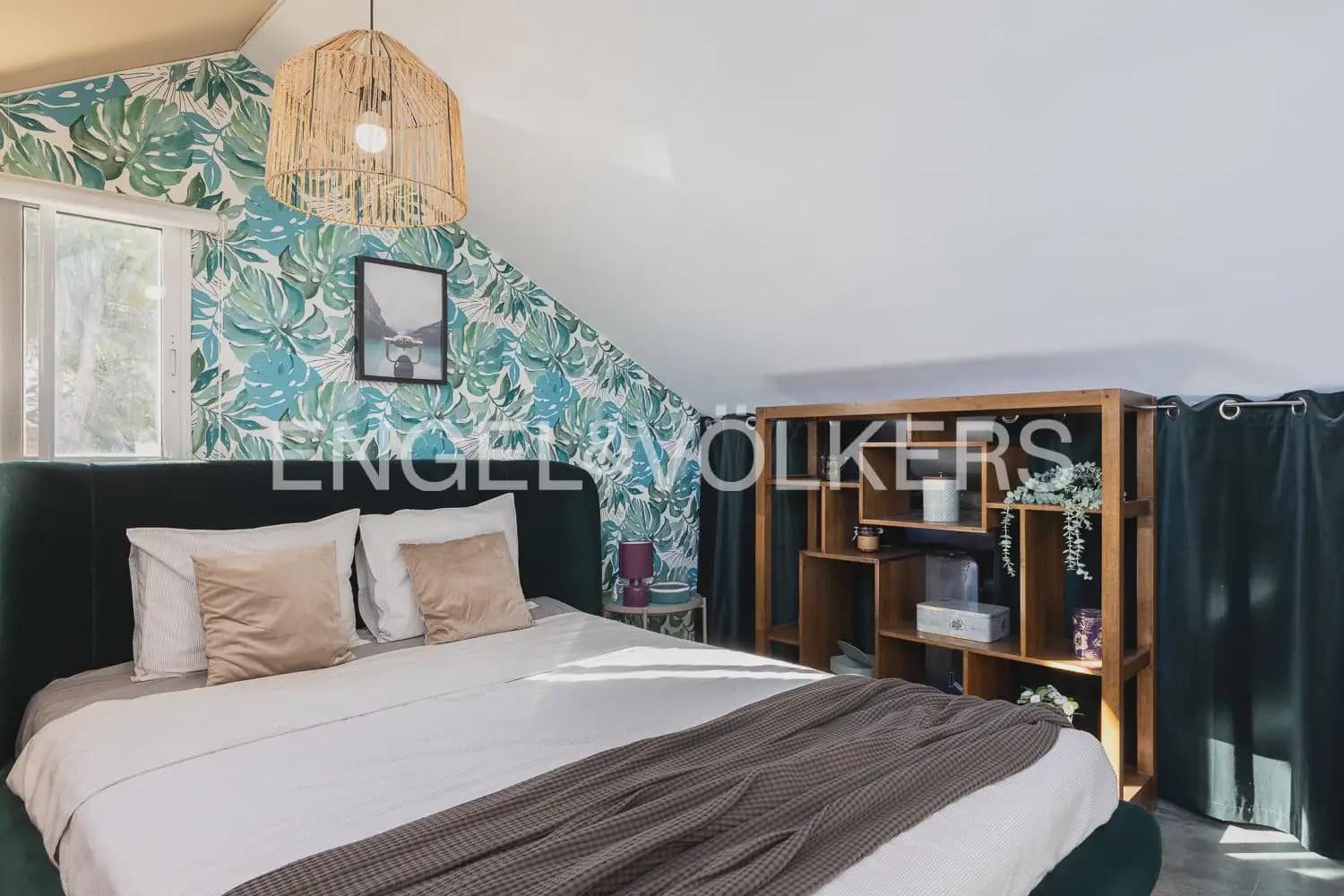 4 bedroom Villa for rent in Chiva with pool garage - € 3,500 (Ref: 9898077)