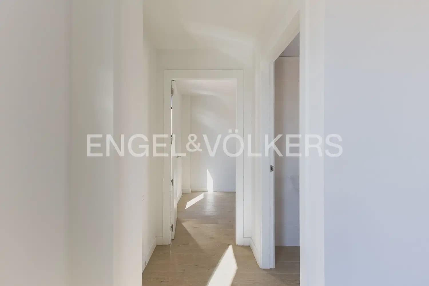 4 bedroom Villa for sale in Betera with pool garage - € 890,000 (Ref: 9898079)