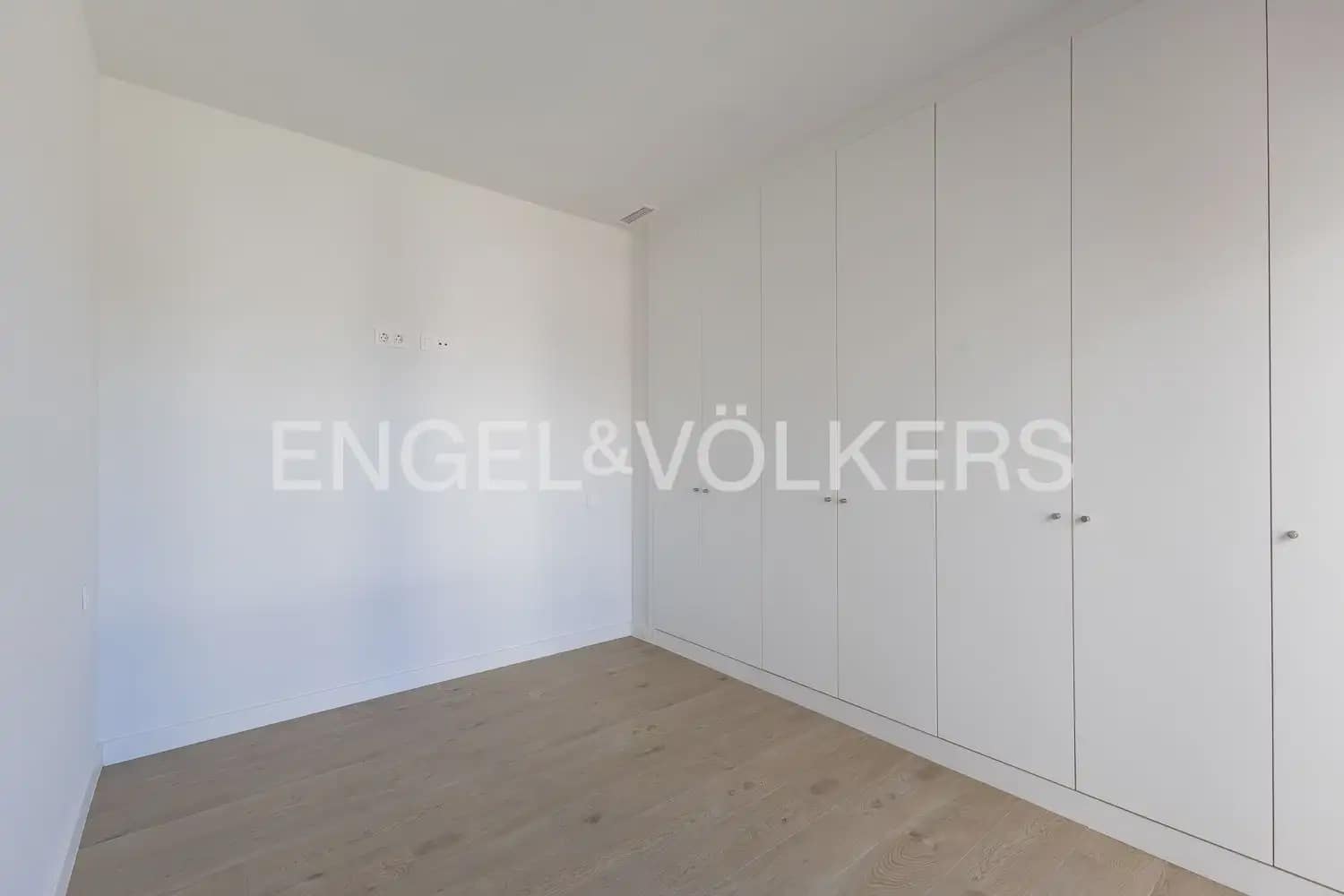 4 bedroom Villa for sale in Betera with pool garage - € 890,000 (Ref: 9898079)
