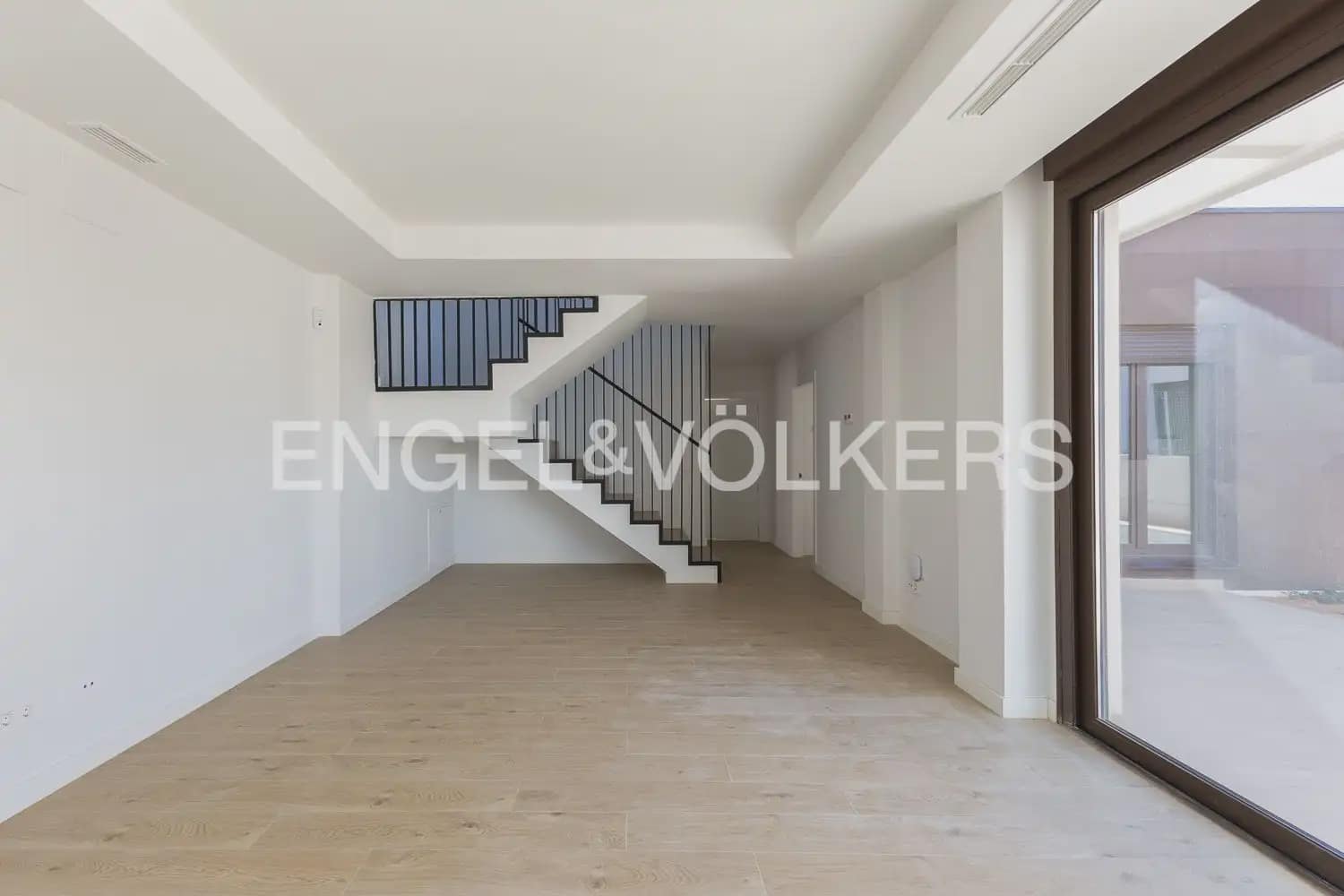 4 bedroom Villa for sale in Betera with pool garage - € 890,000 (Ref: 9898079)