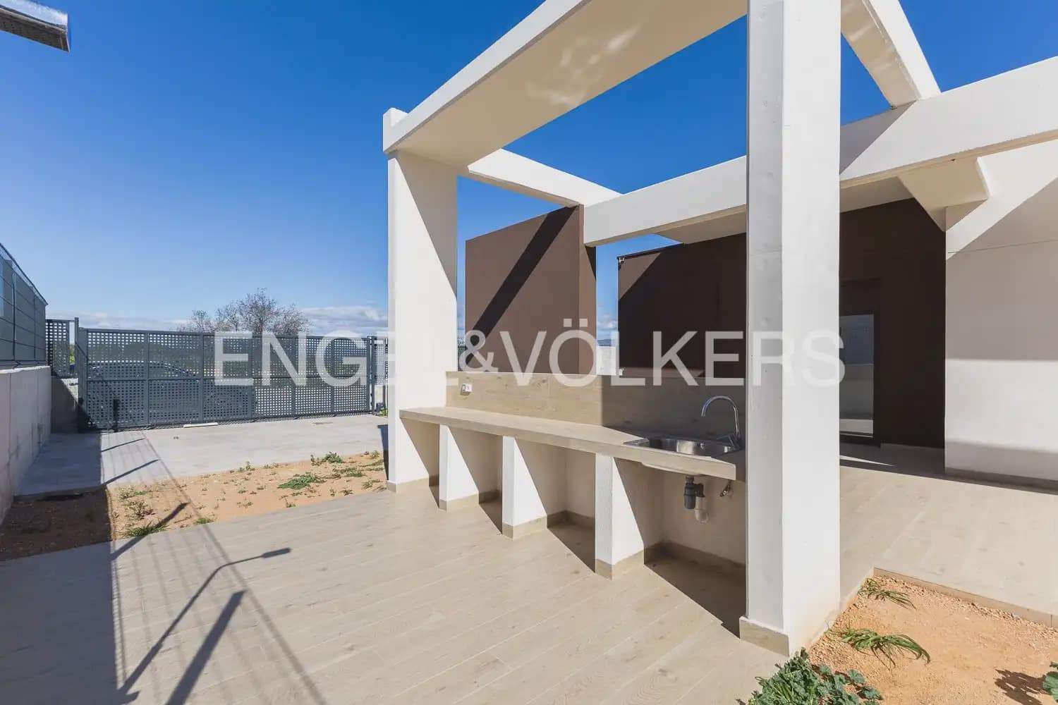4 bedroom Villa for sale in Betera with pool garage - € 890,000 (Ref: 9898079)
