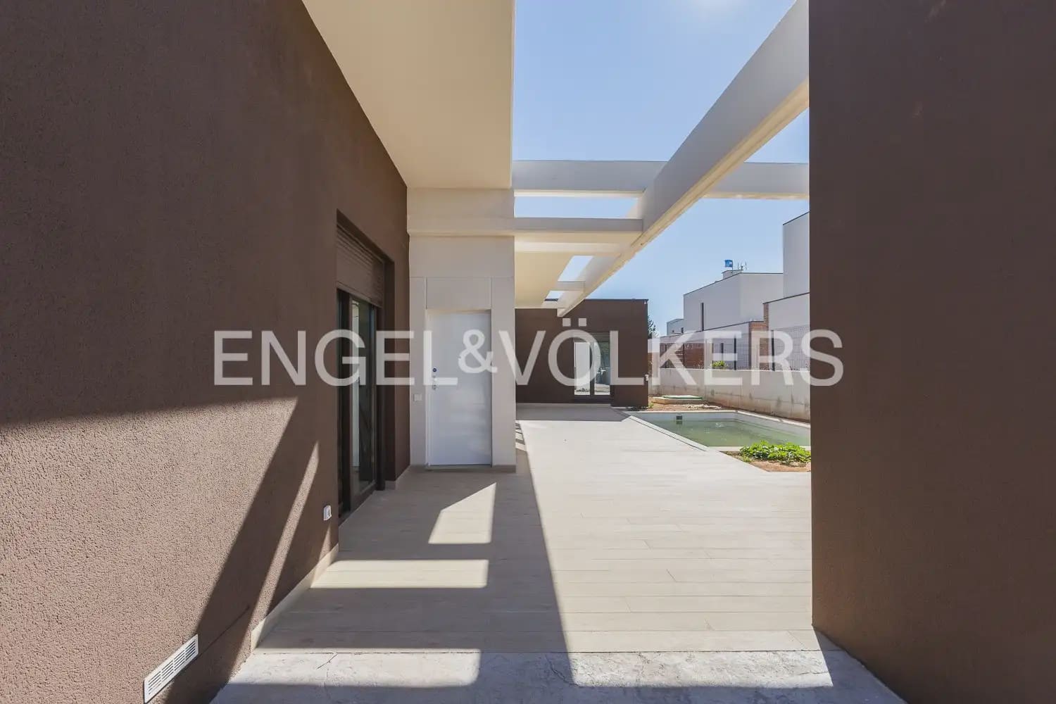 4 bedroom Villa for sale in Betera with pool garage - € 890,000 (Ref: 9898079)