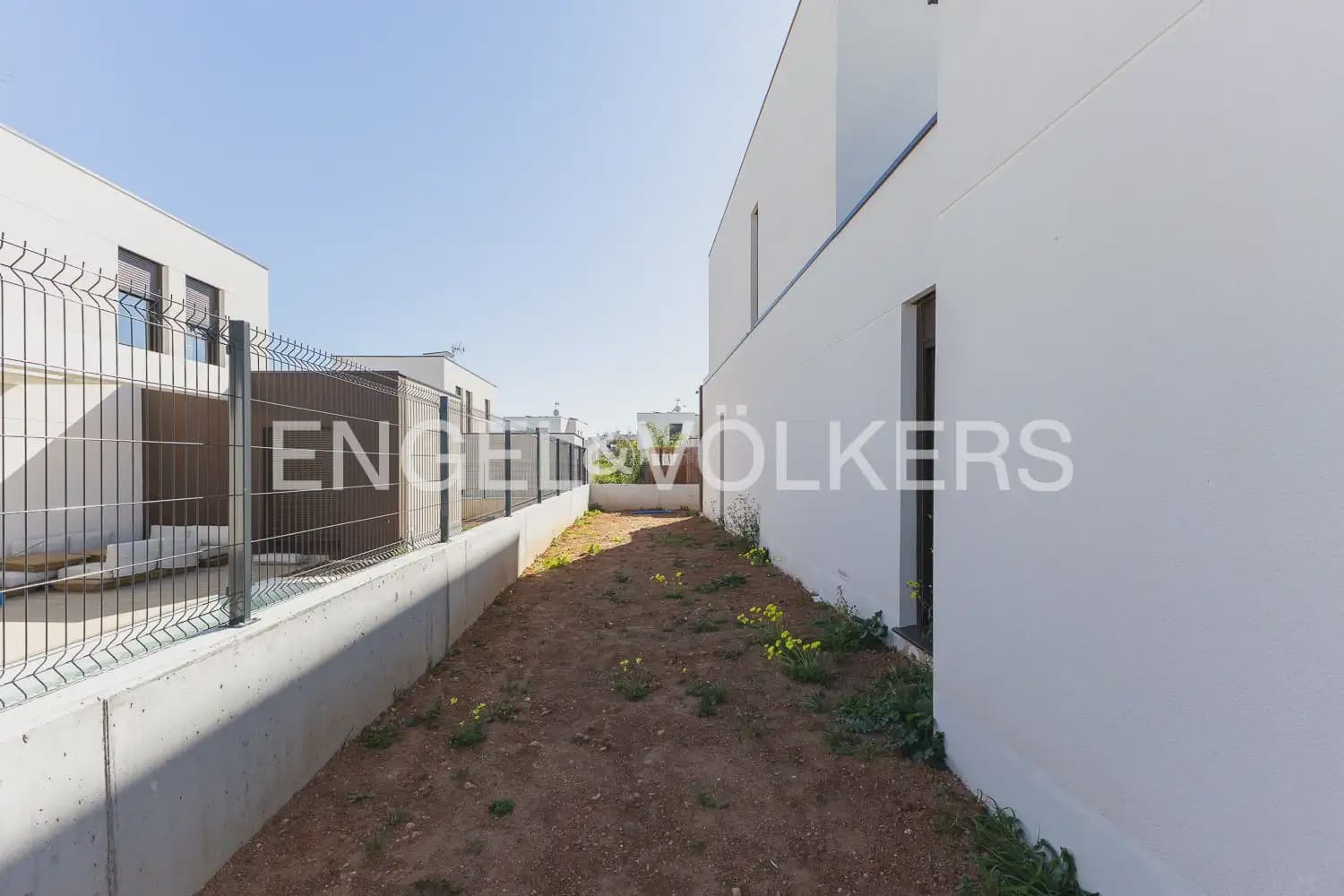 4 bedroom Villa for sale in Betera with pool garage - € 890,000 (Ref: 9898079)