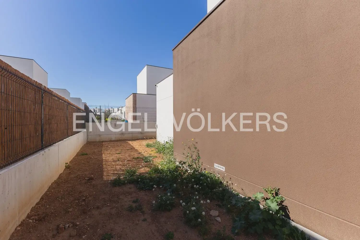 4 bedroom Villa for sale in Betera with pool garage - € 890,000 (Ref: 9898079)