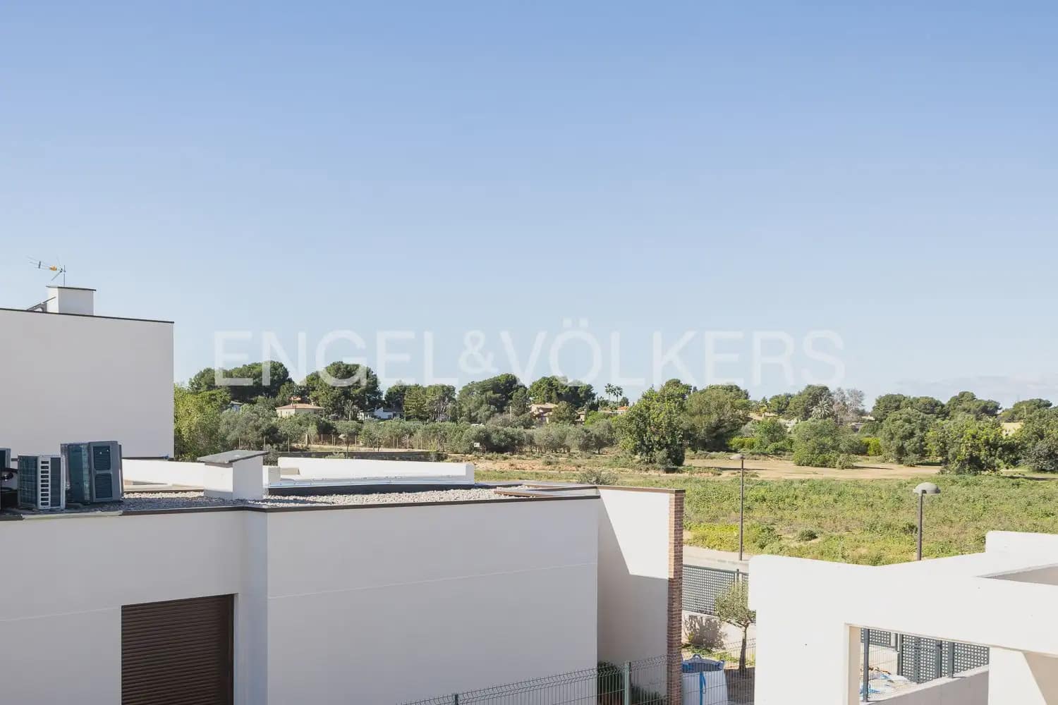 4 bedroom Villa for sale in Betera with pool garage - € 890,000 (Ref: 9898079)