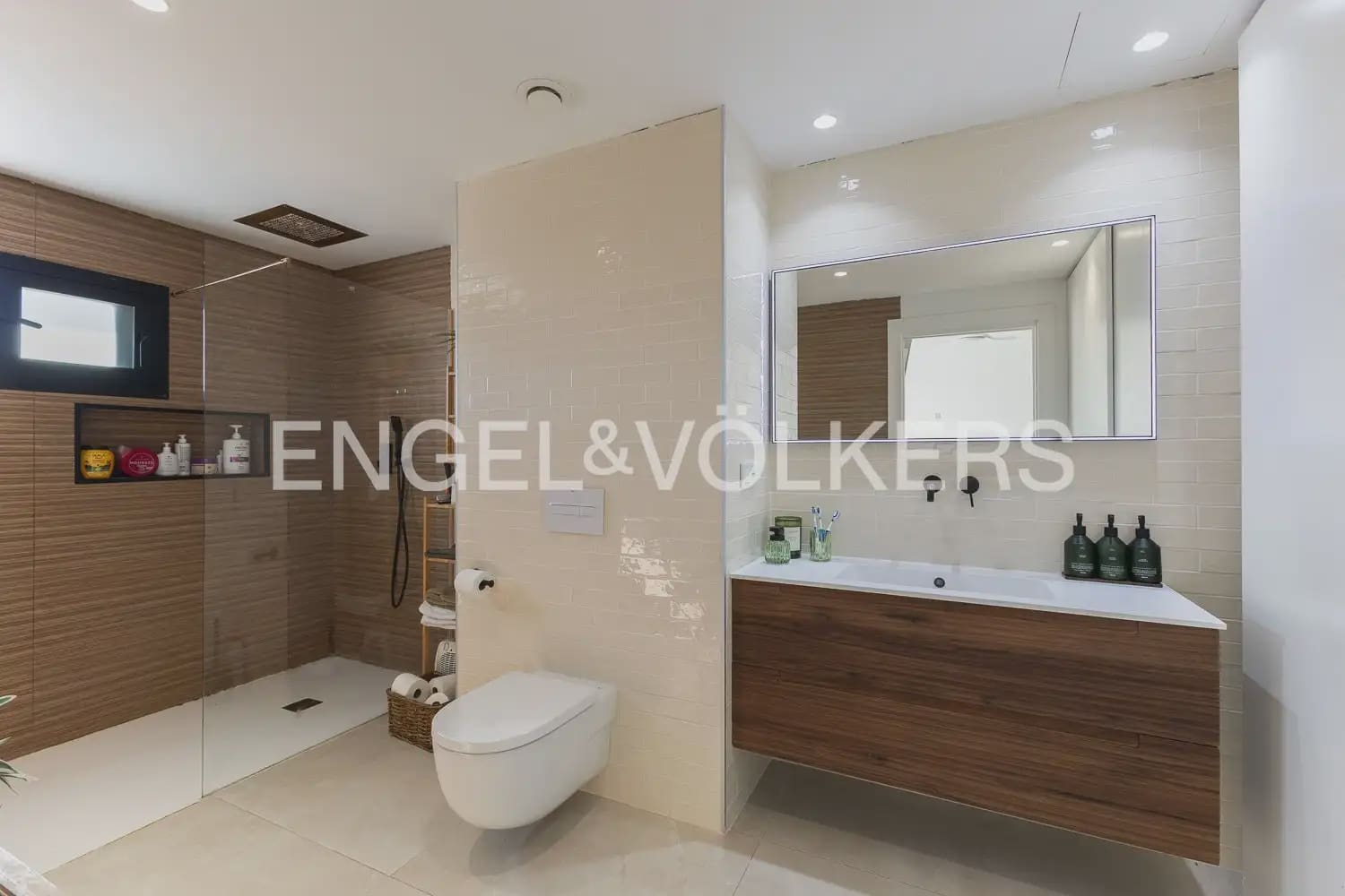 6 bedroom Villa for sale in Picanya with pool garage - € 775,000 (Ref: 9898081)