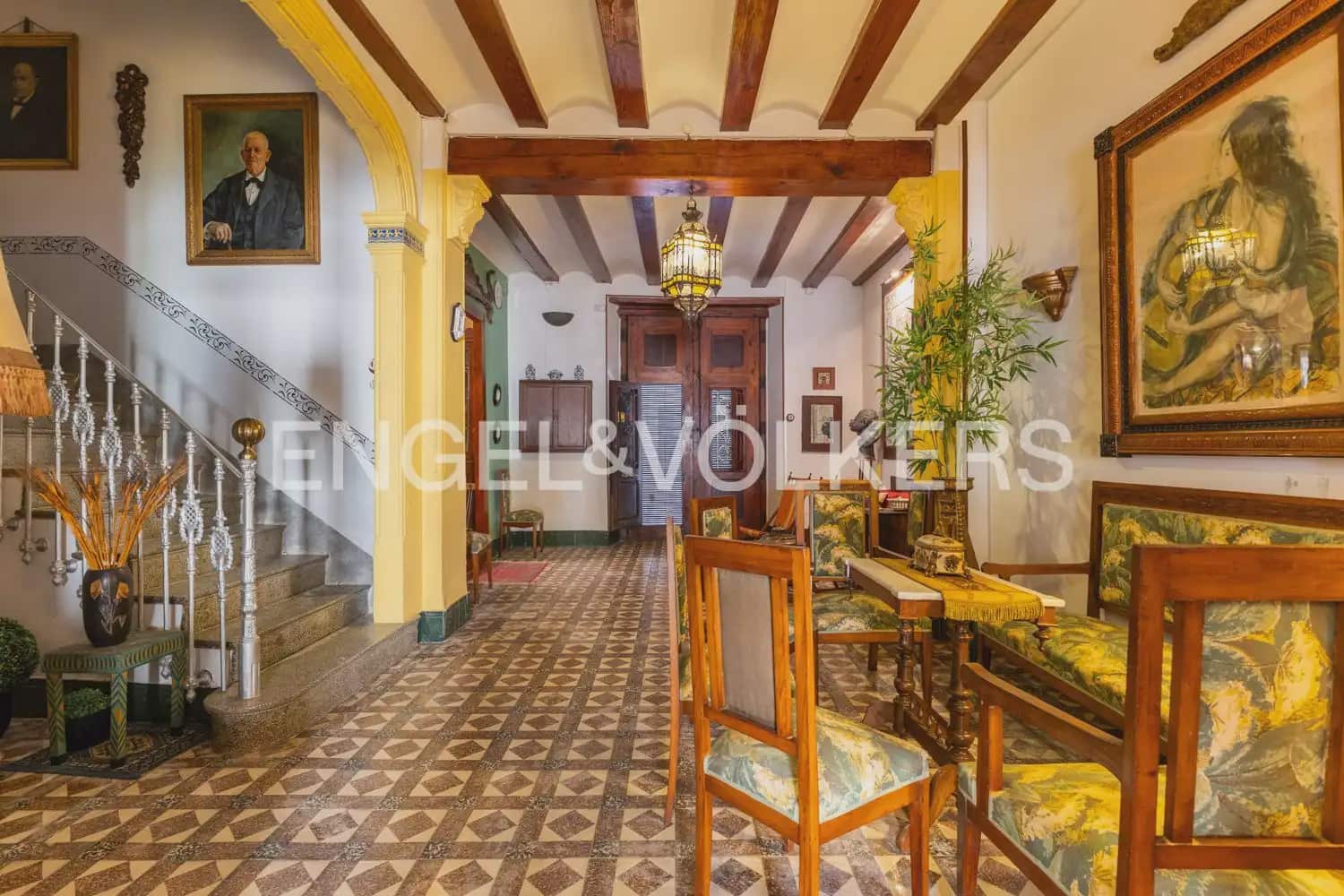 5 bedroom Townhouse for sale in Montesa with garage - € 199,000 (Ref: 9898082)
