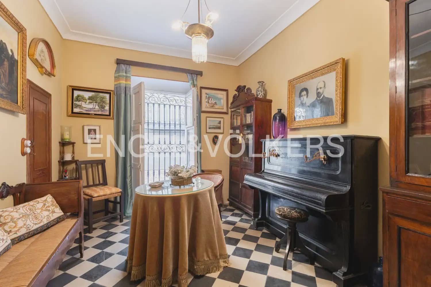 5 bedroom Townhouse for sale in Montesa with garage - € 199,000 (Ref: 9898082)