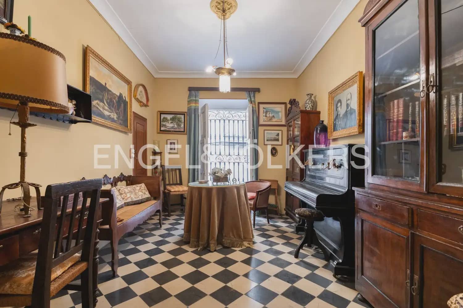 5 bedroom Townhouse for sale in Montesa with garage - € 199,000 (Ref: 9898082)