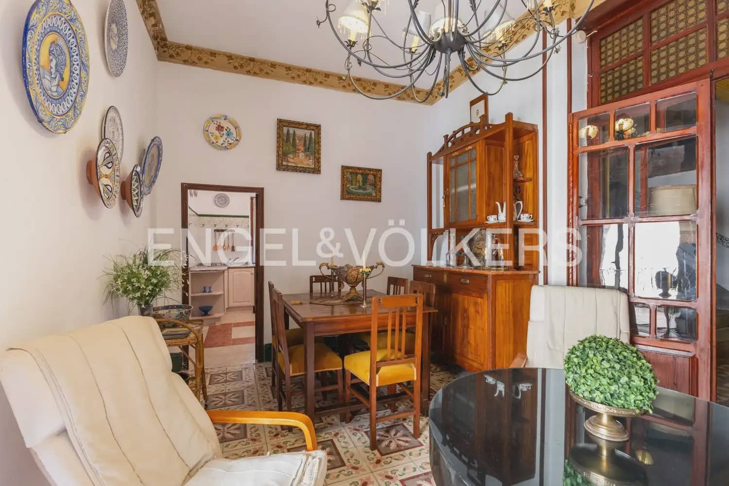 5 bedroom Townhouse for sale in Montesa with garage - € 199,000 (Ref: 9898082)