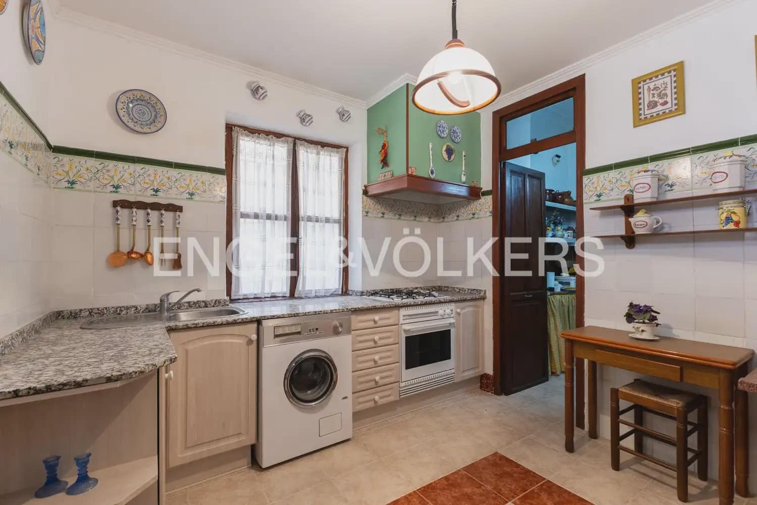 5 bedroom Townhouse for sale in Montesa with garage - € 199,000 (Ref: 9898082)